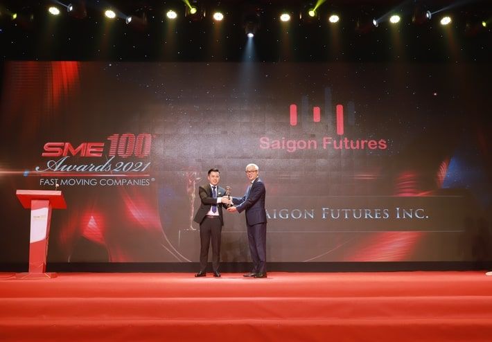 Saigon Futures vinh dự nhận Giải thưởng “SME100® Fast Moving Companies Award 2021”